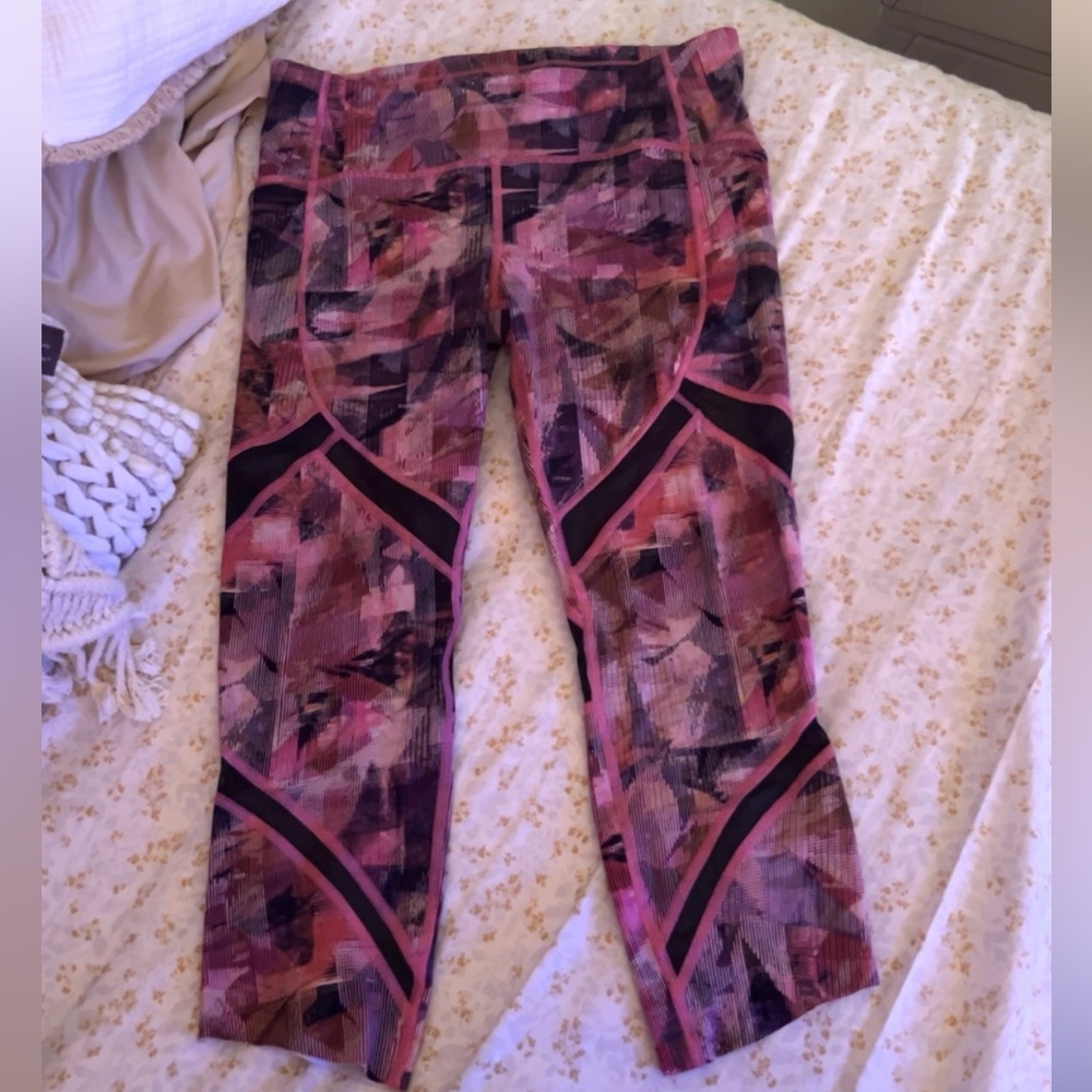 Lululemon On Pace Crop